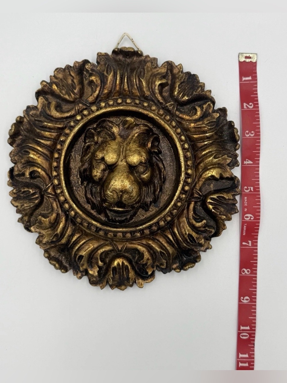 Vintage Lion Neoclassical Rondel Wall Plaque Bronze Coloring Gold Faux Finish - Picture 8 of 8
